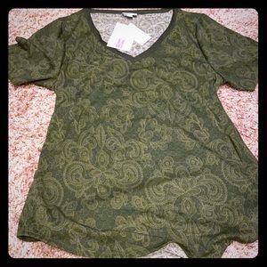 Lularoe Iris shirt NWT